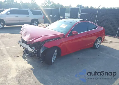 2015 Mercedes-Benz C 350 Sport 4Matic z USA, uszkodzony, nr VIN WDDGJ8JB1FG384094